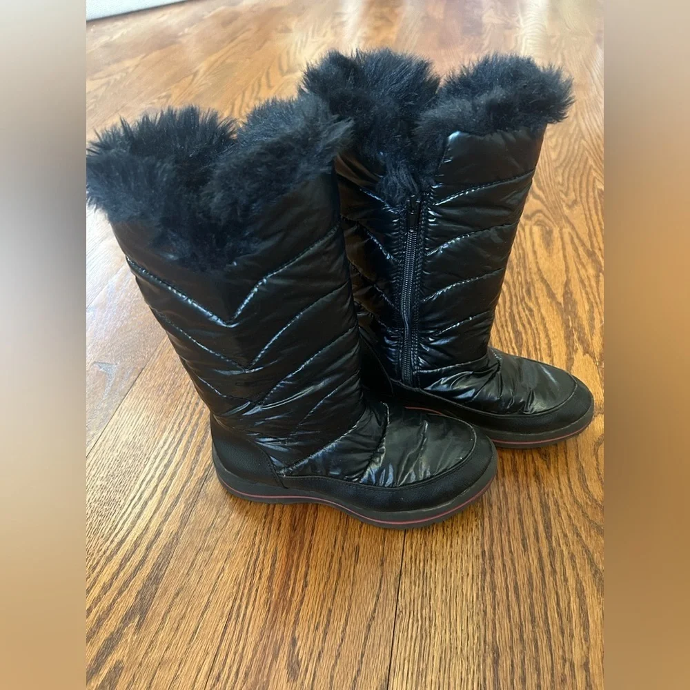 Target Black Quilted Winter Boots Faux Fur Lined Cold Weather Snow Wear Size 2